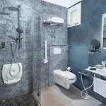 Primrose Hotel 3*