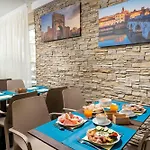 Primrose Hotel 3*