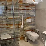 Primrose Hotel