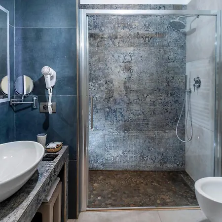 Ξενοδοχείο Primrose 3*