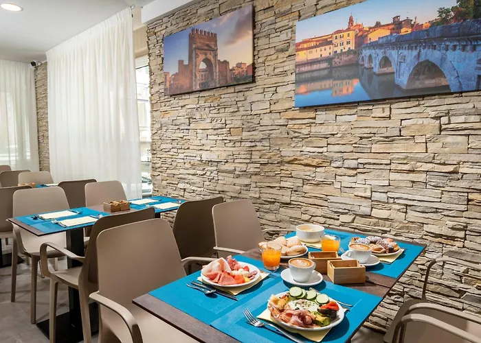 Primrose Hotel 3*